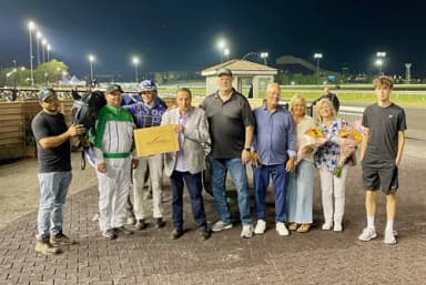 Meadowlands:  Yo Tillie tops winning trotters in New Jersey Classic finals