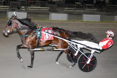 Vernon: Bartlett attempts to extend earnings lead in Big Apple finals