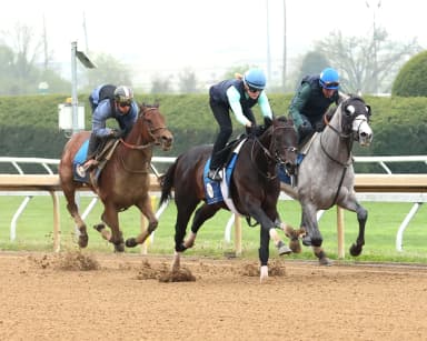 Kentucky Oaks 2026: Bella Ballerina gets educational work behind horses