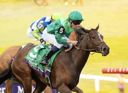 Breeders' Cup Filly and Mare Turf: Gezora catches She Feels Pretty with furious rally