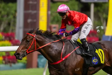 Hollie Doyle strikes at Happy Valley for first win of Hong Kong stint