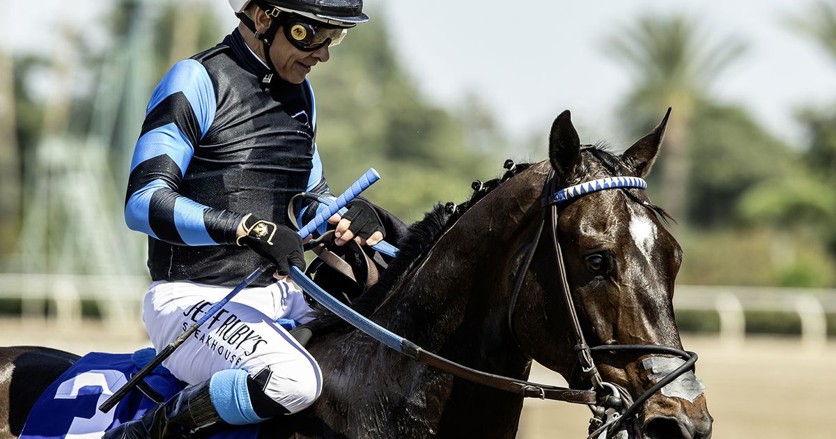 Diamond Necklace stays unbeaten in Nassau victory