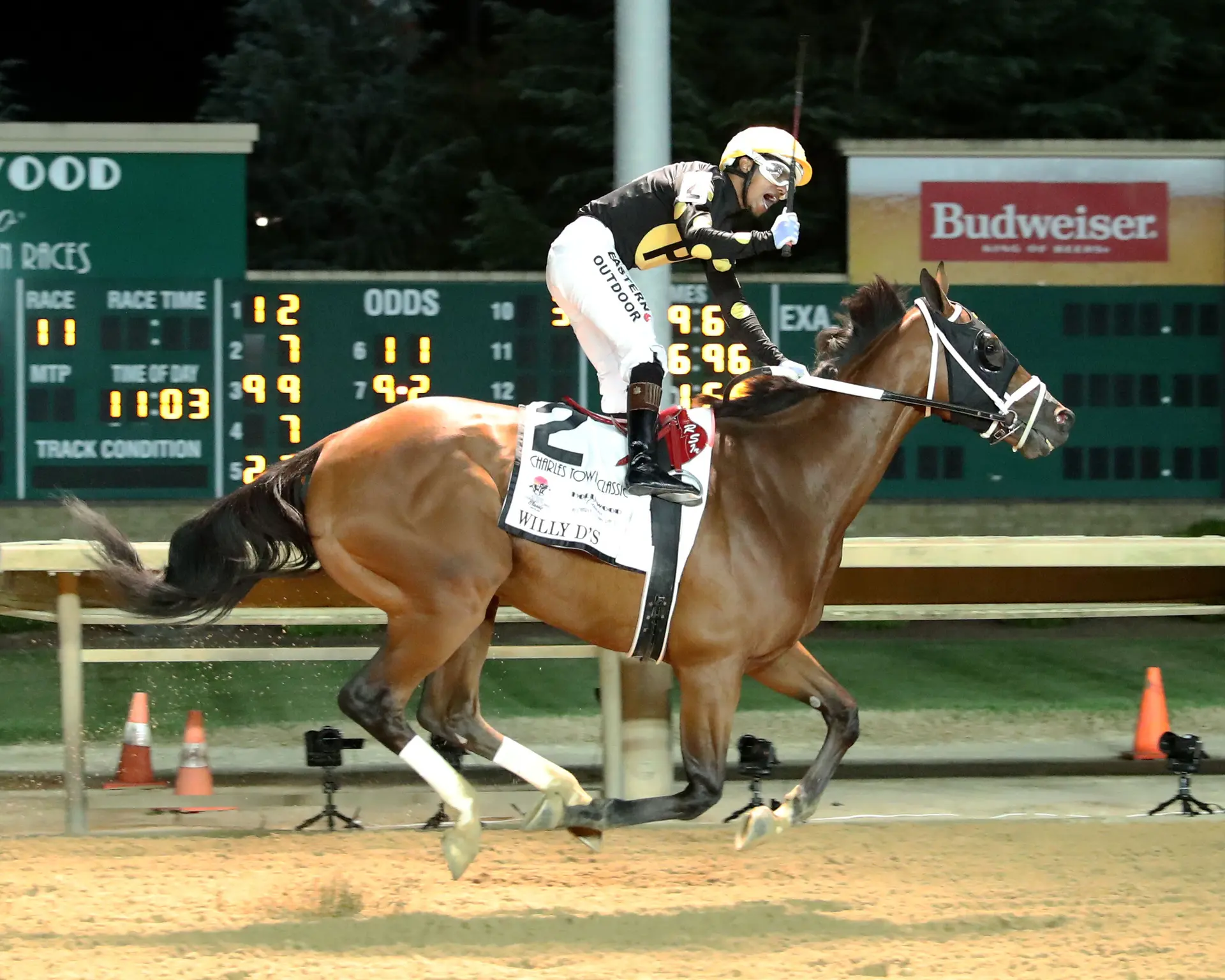Willy D's gets his revenge on Banishing in Charles Town Classic