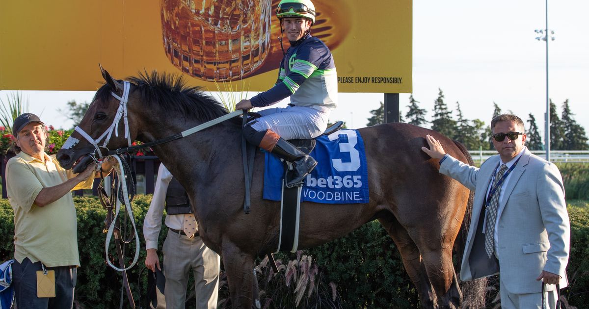 Gas Me Up noses Piper's Factor in King Edward Stakes