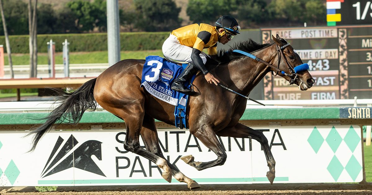 Breeders' Cup Distaff: Super Corredora working her way toward trip