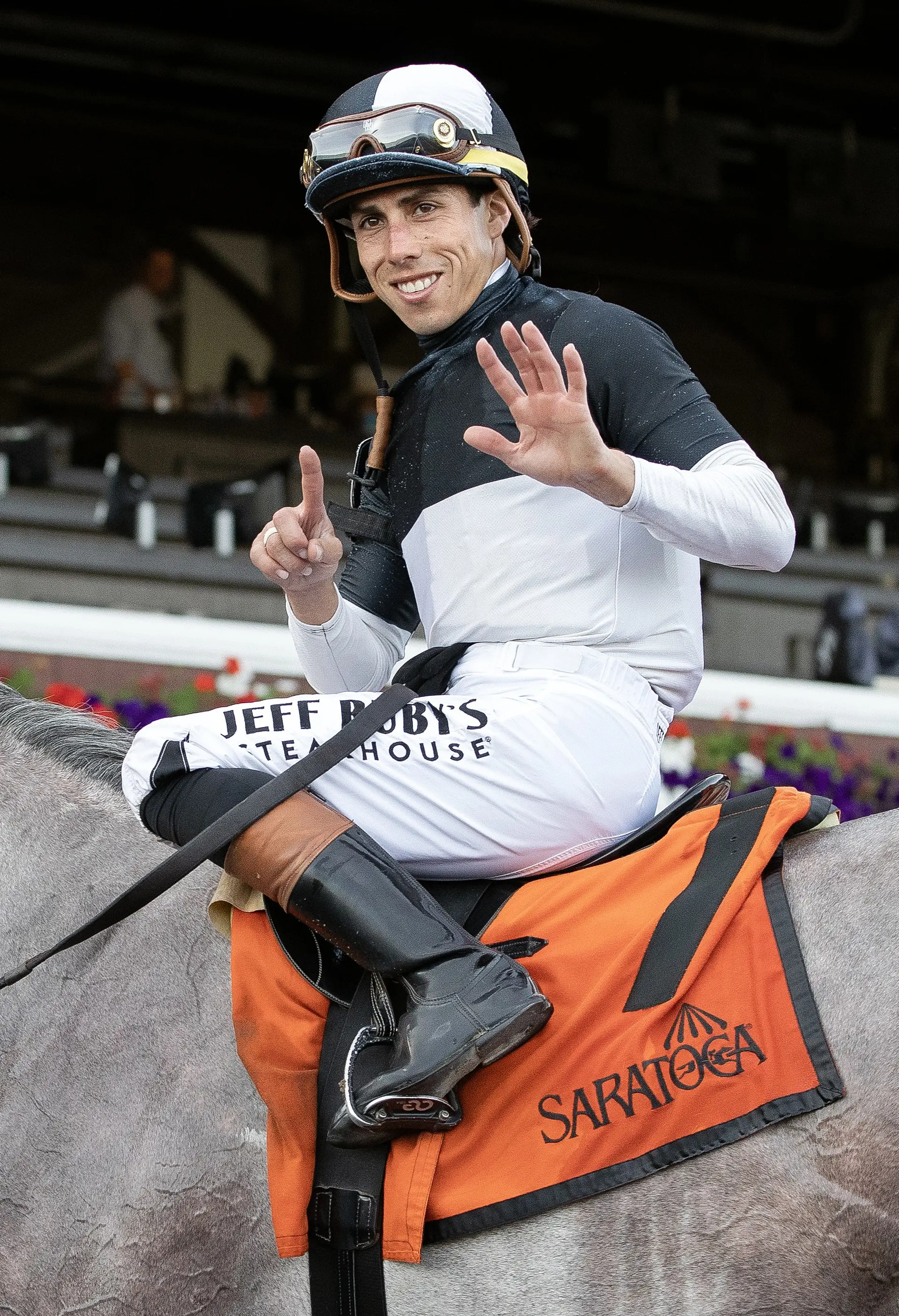 Irad Ortiz Jr. to miss Breeders' Cup with broken ankle