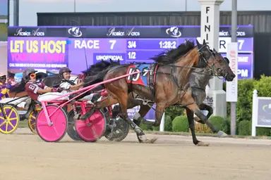 Harrah's Hoosier Park:  Bender goes two-for-two in Indiana Sire Stakes