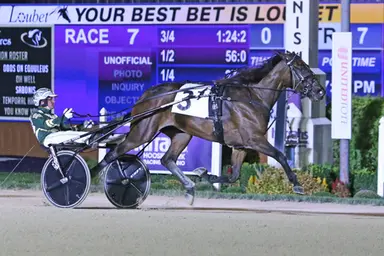 Harrah's Hoosier Park:  Climatic Hanover trots track record mile in Kentuckiana Stallion Management