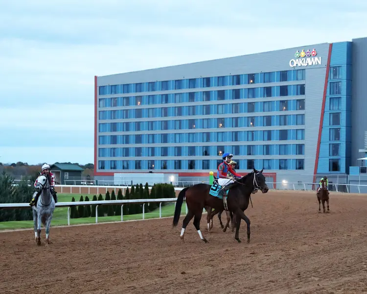Oaklawn scenics11.12.7.24.COM