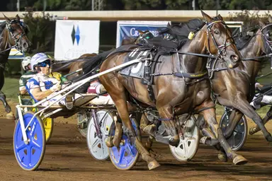 Red Mile:  Nezuko Kamado S, Sea Bistro Hanover rally to Kentucky Championship Series triumphs