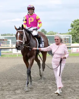 Tap to Open makes it three straight with Cathryn Sophia win