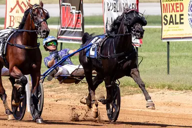 Red Mile:  Captain Kenny J pounces out of the pocket in Kentucky Championship Series