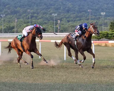 Bartlett holds on to win Governor's Cup by a neck