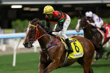 Fortunate Son continues rich vein of form at Happy Valley