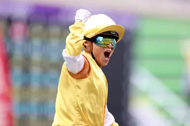 Keith Yeung buoyed by Woodfire Bro at Happy Valley
