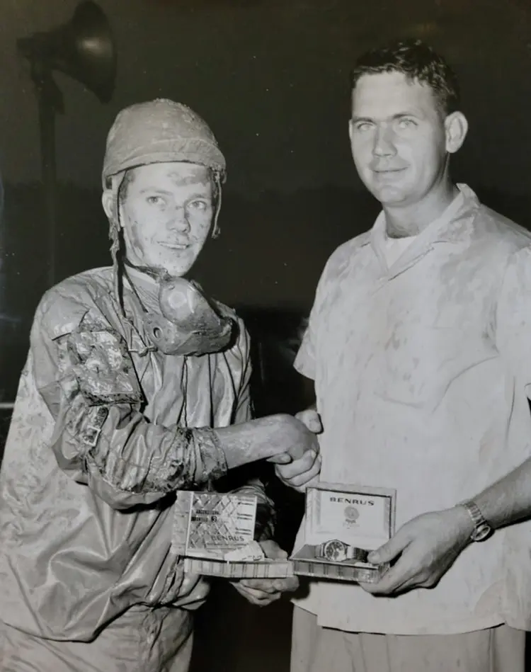Louis Peck and Owen Rainwater at Ellis Park on Sept 3, 1962.jpg