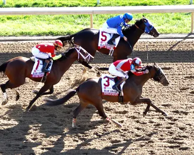 Burnham Square nails East Avenue at wire to take Blue Grass