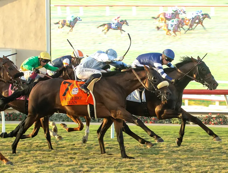Test Score beats Atitlan in Del Mar Handicap Aug 29 2026