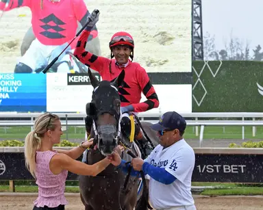 Gonzalez getting some notice with his two Breeders' Cup mounts