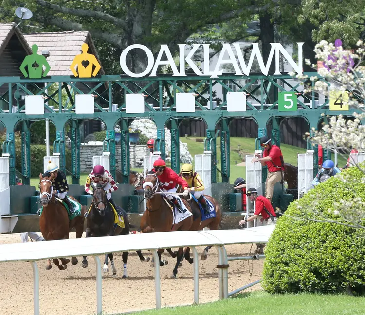 Oaklawn cancels weekend racing due to weather, impending storm