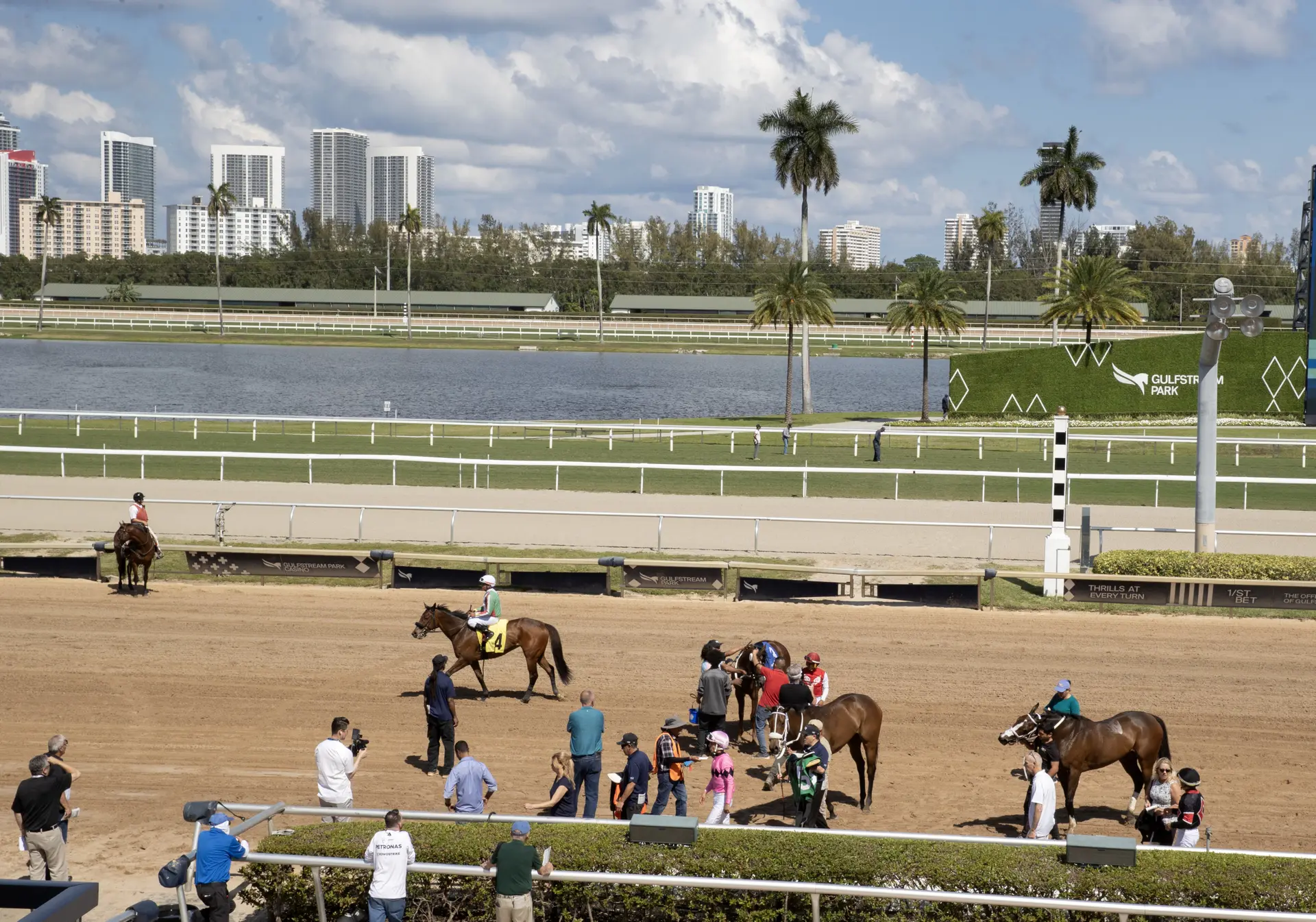 Gulfstream adds Monday racing, new wagering options
