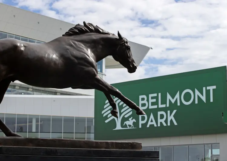 Belmont Park paddock scenic.Secretariat statue.9-18-26.BL