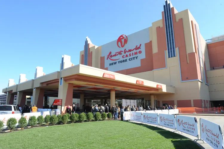 AQU.Resort World racino03.10-28-11.AC_.jpg