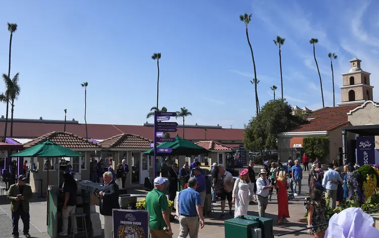 Breeders' Cup entrance scenic03.Del Mar.10-31-25.SR_.jpg