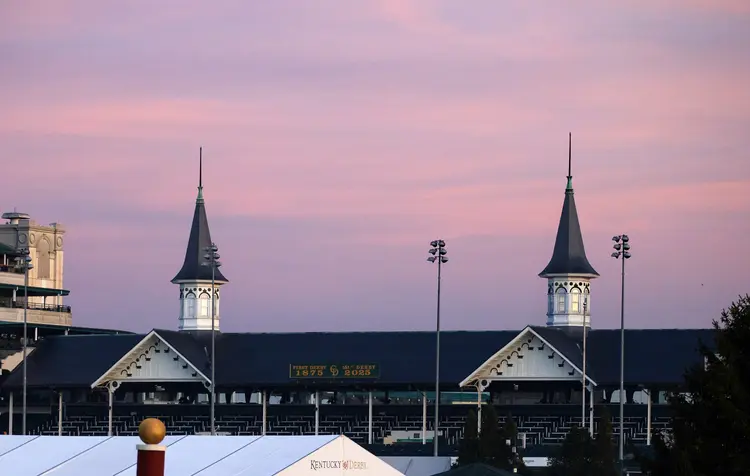 Churchill Downs02.Scenic.Twin spires.4-23-25.BL_.jpg