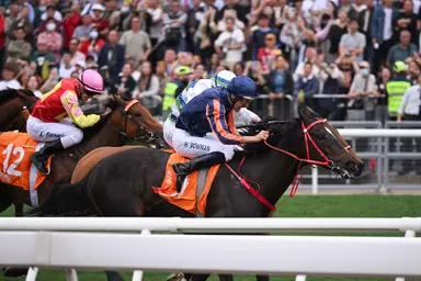 Size banking on light weight and Kingscote magic to overcome Red Lion's tricky draw