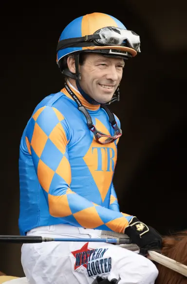Baze records 3,000th career victory