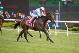 Dakotah Blue swings wide to upset Ontario Colleen