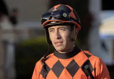 Hernandez closing in on 3,000 wins