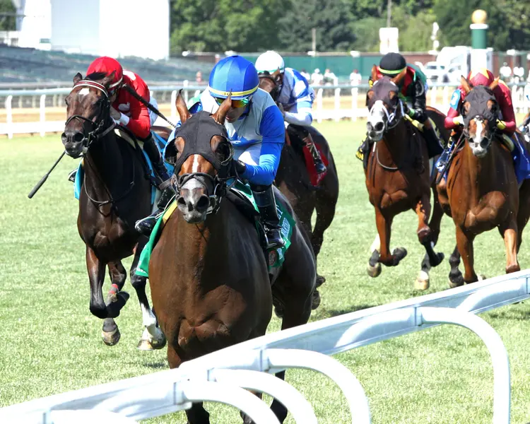 FAITHFUL DEPARTED - The Regret G3 - 05-30-26 - R09 - Churchill Downs - Inside Finish 01 - John Gallagher.jpg