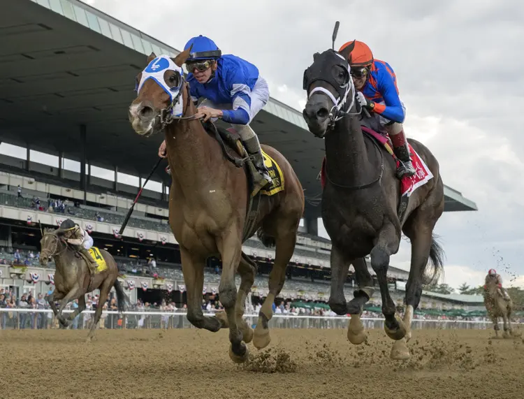 Pretty Mischievous (left) beats Dorth Vader in Acorn at BEL June 9 2023