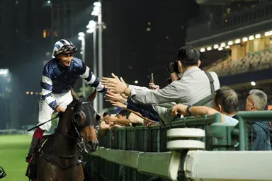 Karis Teetan rides 700th winner in Hong Kong