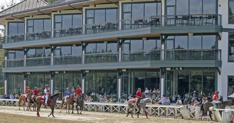 Race 5.Cancelled.Saratoga.Return to paddock.8-9-23.BL_.jpg