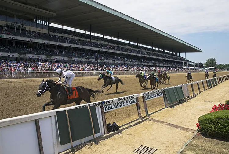 Dirt racing at Belmont Park