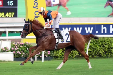 Sunlight Power stuns as Zac Purton strikes with a quartet