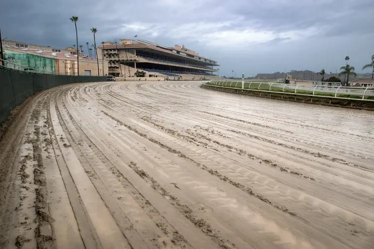 Del Mar02.Rain_.Weather.Mud_.Scenic.11-15-25.BL_.jpg