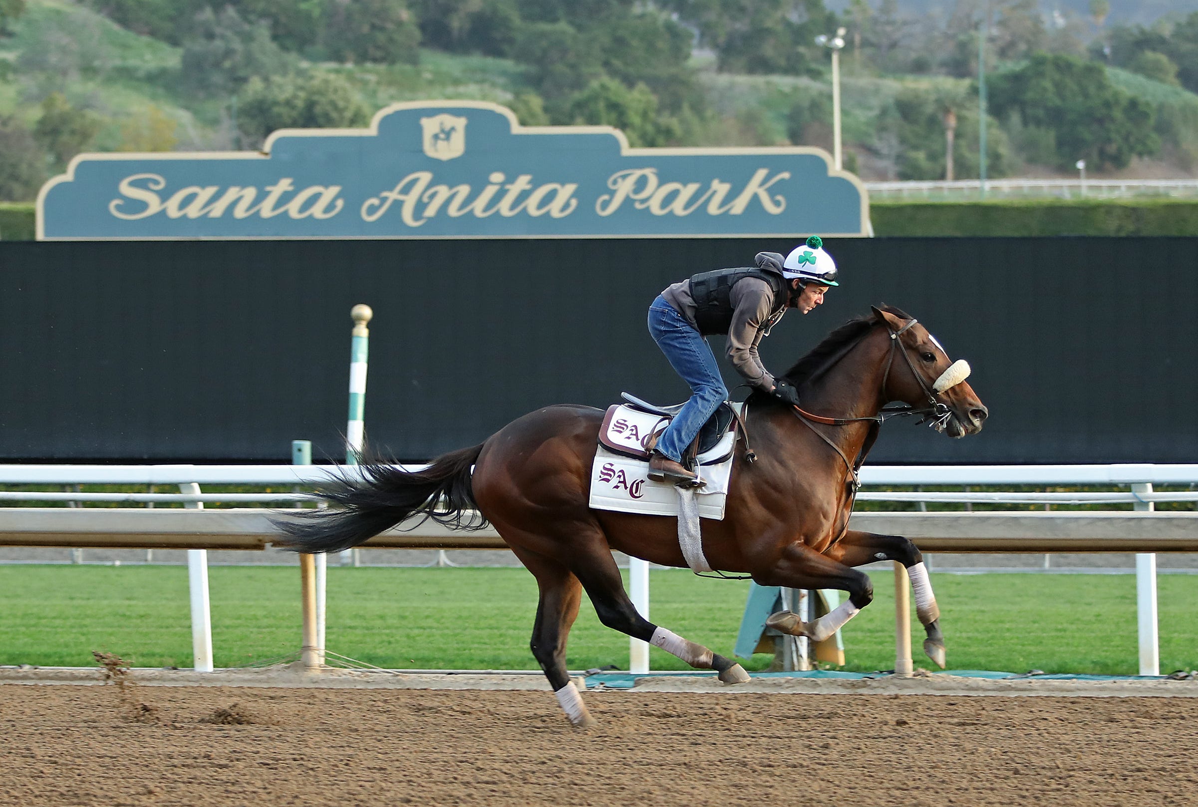 Sunday longshots trigger Friday pick six carryover