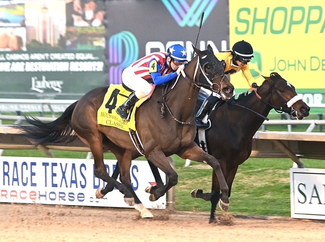 Bellamore (left) beats Free Like a Girl in the Houston Ladies Classic at HOU Jan 27 2024